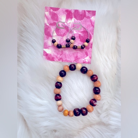 🆕♥️hOmEmAdE w/LÖVE= jEwLeRy🏹BoHeMiAn
»-» BeAdEd wOoDeN HoOpS+sTrEtChY bRaClEt - Picture 4 of 14